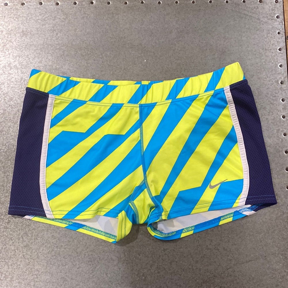 Medium Nike DRI-FIT Spandex
